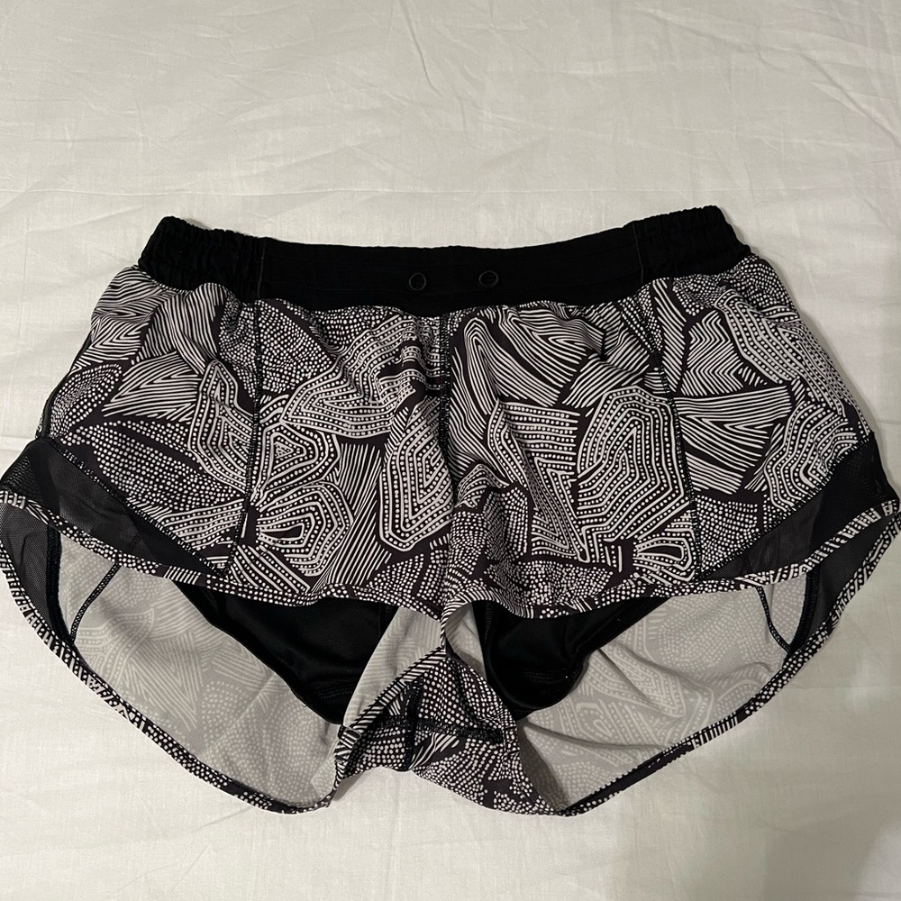 lululemon hottie hot shirt 2.5